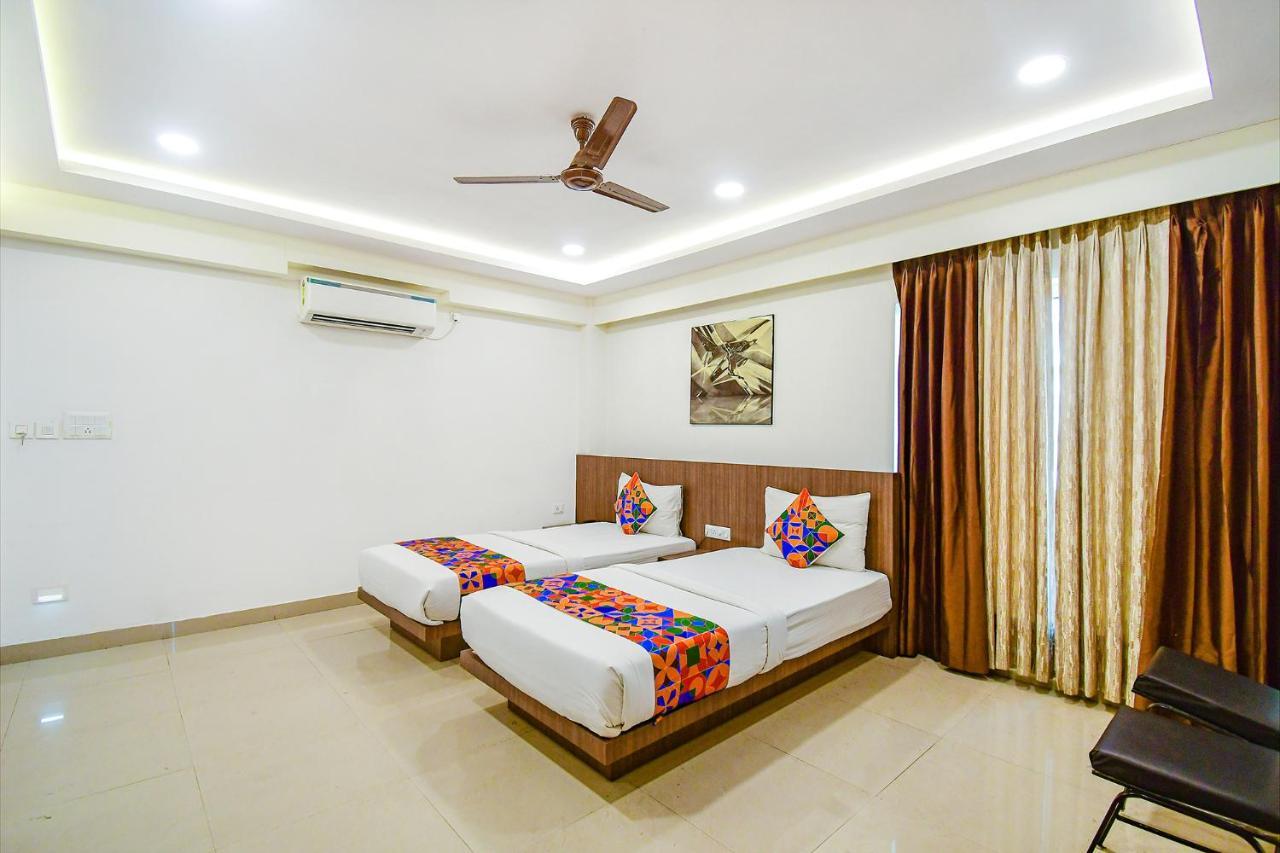 Fabhotel Kzar Select - 2Km From Park Street Калькутта Экстерьер фото